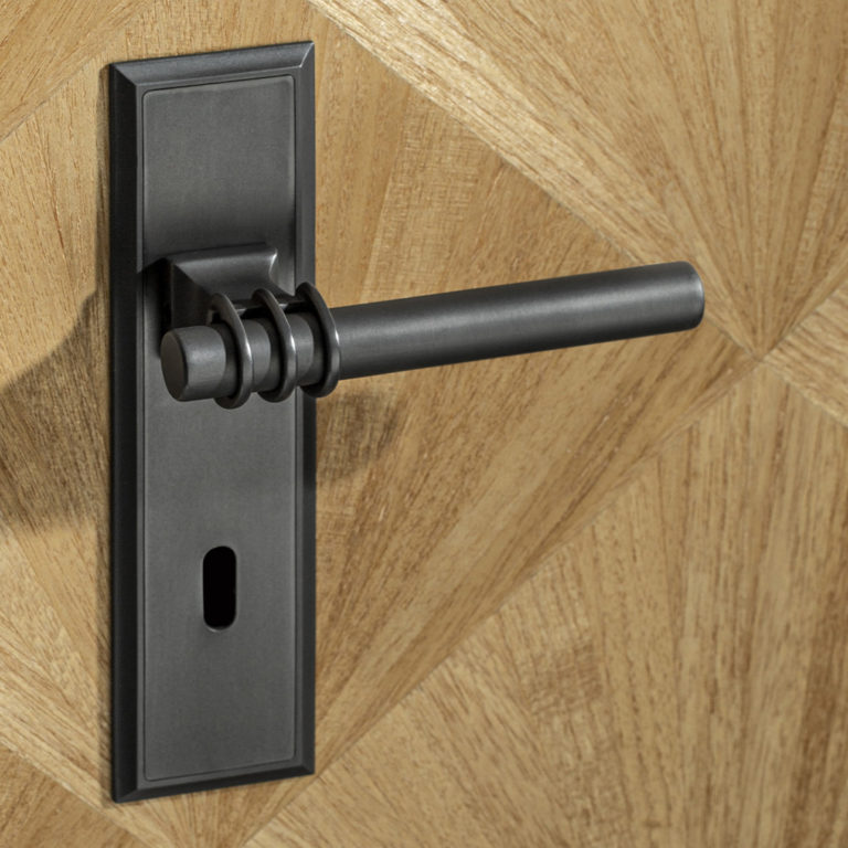 C12 Noir de Bronze Mat_4
